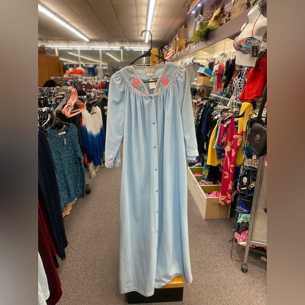 🛍️ Appel Large Blue Robe Made In USA
